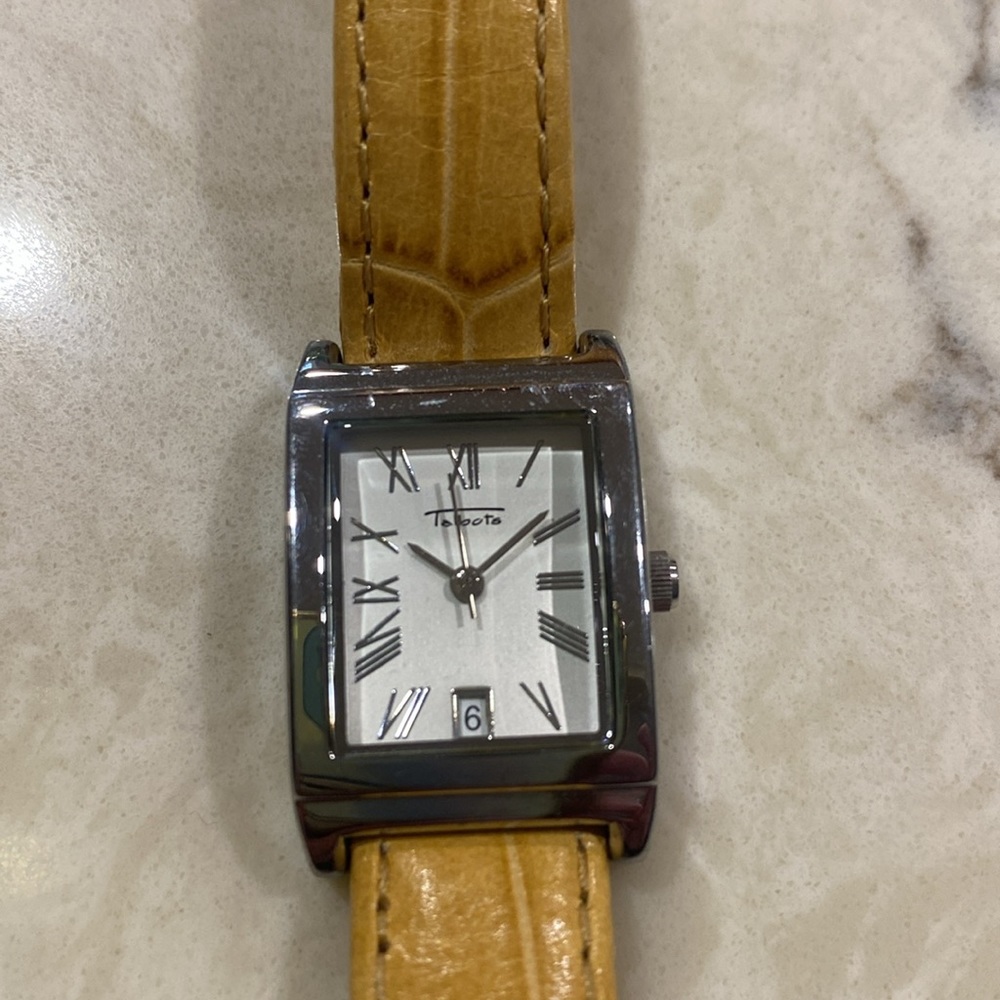 Talbots watch tan with silver hardware - Picture 4 of 4